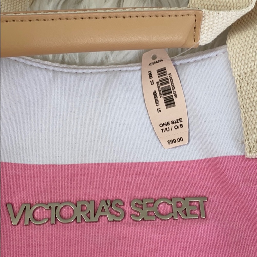 NWT! Victoria’s Secret Weekender Bag - Picture 7 of 8